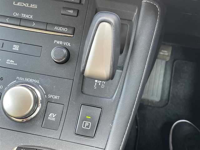 レクサス ＣＴ 200h バージョンC 兵庫県 2015(平27)年 5万km ソニッククォーツ 純正７インチＳＤナビ/フルセグＴＶ/Ｂｌｕｅｔｏｏｔｈ/バックカメラ/ＥＴＣ２．０/レーダークルーズコントロール/Ｆスポーツ用グリル/コーナーセンサー/シートヒーター/パワーシート/パドルシフト