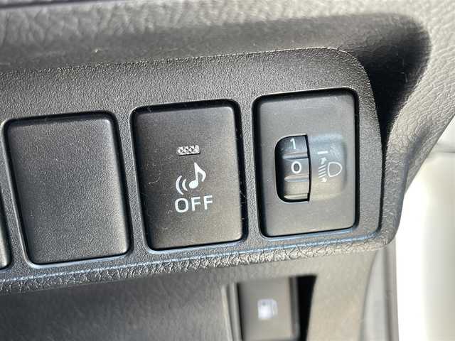 レクサス ＣＴ 200h バージョンC 兵庫県 2015(平27)年 5万km ソニッククォーツ 純正７インチＳＤナビ/フルセグＴＶ/Ｂｌｕｅｔｏｏｔｈ/バックカメラ/ＥＴＣ２．０/レーダークルーズコントロール/Ｆスポーツ用グリル/コーナーセンサー/シートヒーター/パワーシート/パドルシフト