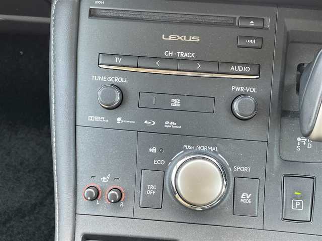 レクサス ＣＴ 200h バージョンC 兵庫県 2015(平27)年 5万km ソニッククォーツ 純正７インチＳＤナビ/フルセグＴＶ/Ｂｌｕｅｔｏｏｔｈ/バックカメラ/ＥＴＣ２．０/レーダークルーズコントロール/Ｆスポーツ用グリル/コーナーセンサー/シートヒーター/パワーシート/パドルシフト