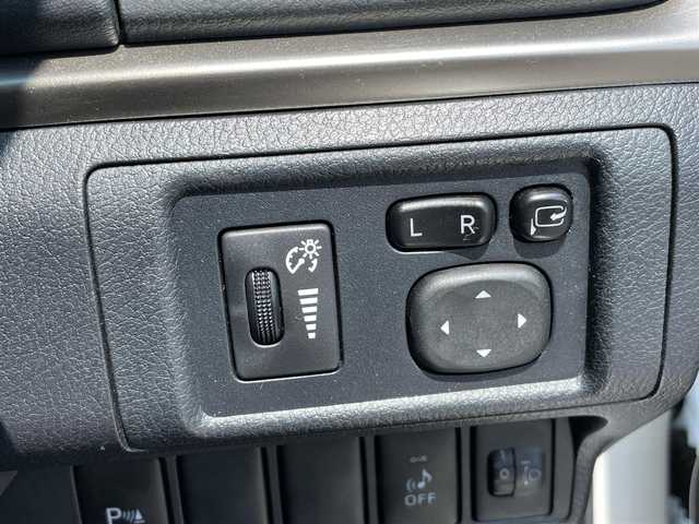 レクサス ＣＴ 200h バージョンC 兵庫県 2015(平27)年 5万km ソニッククォーツ 純正７インチＳＤナビ/フルセグＴＶ/Ｂｌｕｅｔｏｏｔｈ/バックカメラ/ＥＴＣ２．０/レーダークルーズコントロール/Ｆスポーツ用グリル/コーナーセンサー/シートヒーター/パワーシート/パドルシフト