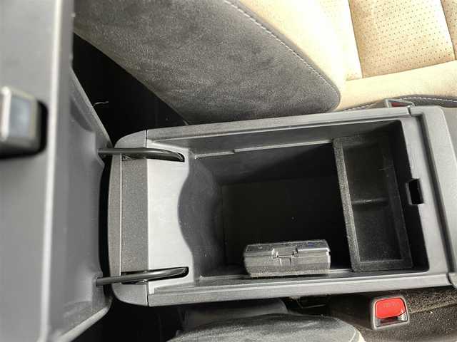 レクサス ＣＴ 200h バージョンC 兵庫県 2015(平27)年 5万km ソニッククォーツ 純正７インチＳＤナビ/フルセグＴＶ/Ｂｌｕｅｔｏｏｔｈ/バックカメラ/ＥＴＣ２．０/レーダークルーズコントロール/Ｆスポーツ用グリル/コーナーセンサー/シートヒーター/パワーシート/パドルシフト