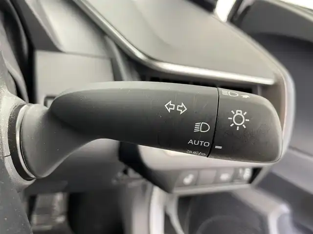 トヨタ プリウス Z 富山県 2024(令6)年 1.6万km プラチナホワイトパールマイカ 12.3インチDA（AM/FM/BT/USB）/・ナビ機能有/・AppleCarplay/・AndroidAuto/フルセグTV（キャンセラー付）/全方位カメラ/プリクラッシュセーフティシステム/レーンキープアシスト/レーダークルーズコントロール/クリアランスソナー/パーキングアシスト/BSM/PDA/RCTA/RCD/PKSB/RSA/LCA/FCTA/安心降車アシスト/周辺車両接近時サポート/後方車両接近告知/ドライブレコーダー/レザーシート/D席メモリ付パワーシート/前席シートヒーター/前席エアシート/ハンドルヒーター/ビルトインETC2.0/ワイヤレス充電/100V電源/横滑り防止装置/コーナーセンサー/パーキングアシスト/電動リアゲート/電格ウィンカーミラー/電動パーキングブレーキ/オートブレーキホールド/LEDヘッドライト/フォグランプ/プッシュスタート/スマートキー/保証書/取扱説明書