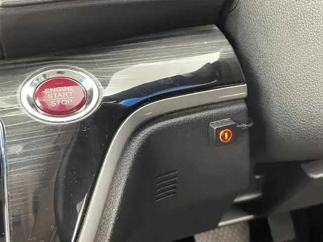 ホンダ オデッセイ アブソルート EX ADV 大分県 2015(平27)年 7.4万km ホワイトオーキッドパール 純正ナビ/（フルセグ/CD/DVD/Bluetooth）/全方位カメラ/フリップダウンモニター/ビルトインETC/前方ドライブレコーダー/衝突軽減ブレーキ/ブラインドスポットモニター/レーダークルーズコントロール/レザーシート/前席シートヒーター/運転席パワーシート/両側パワースライドドア/ステアリングスイッチ/保証書・取扱説明書/カーテンエアバッグ