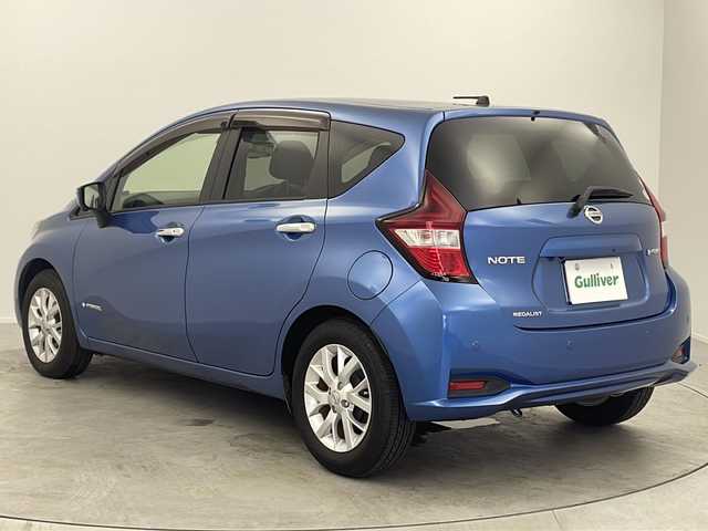 日産 ノート e－パワー メダリスト 大阪府 2017(平29)年 5.9万km シャイニングブルー 純正SDナビ/全方位カメラ/ETC/ハーフレザーシート/コーナーセンサー後ろ/純正アルミホイール/純正フロアマット/衝突被害軽減システム