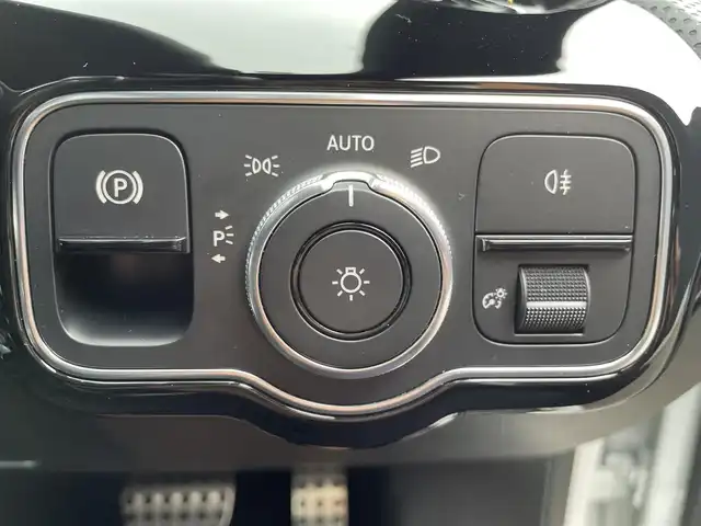 メルセデス・ベンツ ＣＬＡ２００ｄ Sブレーク AMGライン 栃木県 2020(令2)年 4.5万km デジタルホワイト レーダーセーフティパッケージ/キーレスゴー/ナビ/フルセグTV/バックカメラ/ETC/ACC/レーンキープ/ブラインドスポット/アンビエントライト/パワーテールゲート/ハーフレザー/パワーシート/シートヒーター/パークトロニック/ワイヤレスチャージ