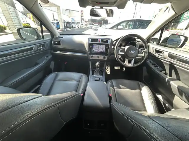 スバル アウトバック リミテッド 埼玉県 2015(平27)年 10.2万km プラチナムグレーM 登録時101725km/4WD/純正ナビ（フルセグTV/AM/FM/BT）/バックカメラ/純正18インチアルミ/ルーフレール/黒レザーシート/前席パワーシート/前席シートヒーター/パワーバックドア/衝突軽減ブレーキ/追従クルーズコントロール/アクティブレーンキープ/前方ドライブレコーダー/ビルトインETC/パドルシフト/MT付きAT/純正LEDヘッドライト/純正フロアマット/純正ドアバイザー/ルーフレール/フォグランプ/Aストップ/スマートキー/Pスタート/スペアキー1本/保証書/車両取扱説明書