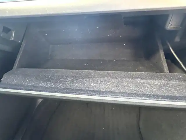 スバル アウトバック リミテッド 埼玉県 2015(平27)年 10.2万km プラチナムグレーM 登録時101725km/4WD/純正ナビ（フルセグTV/AM/FM/BT）/バックカメラ/純正18インチアルミ/ルーフレール/黒レザーシート/前席パワーシート/前席シートヒーター/パワーバックドア/衝突軽減ブレーキ/追従クルーズコントロール/アクティブレーンキープ/前方ドライブレコーダー/ビルトインETC/パドルシフト/MT付きAT/純正LEDヘッドライト/純正フロアマット/純正ドアバイザー/ルーフレール/フォグランプ/Aストップ/スマートキー/Pスタート/スペアキー1本/保証書/車両取扱説明書