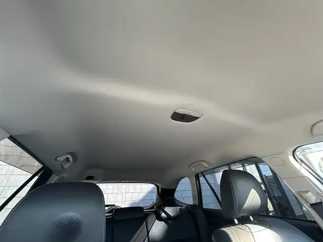 スバル アウトバック リミテッド 埼玉県 2015(平27)年 10.2万km プラチナムグレーM 登録時101725km/4WD/純正ナビ（フルセグTV/AM/FM/BT）/バックカメラ/純正18インチアルミ/ルーフレール/黒レザーシート/前席パワーシート/前席シートヒーター/パワーバックドア/衝突軽減ブレーキ/追従クルーズコントロール/アクティブレーンキープ/前方ドライブレコーダー/ビルトインETC/パドルシフト/MT付きAT/純正LEDヘッドライト/純正フロアマット/純正ドアバイザー/ルーフレール/フォグランプ/Aストップ/スマートキー/Pスタート/スペアキー1本/保証書/車両取扱説明書