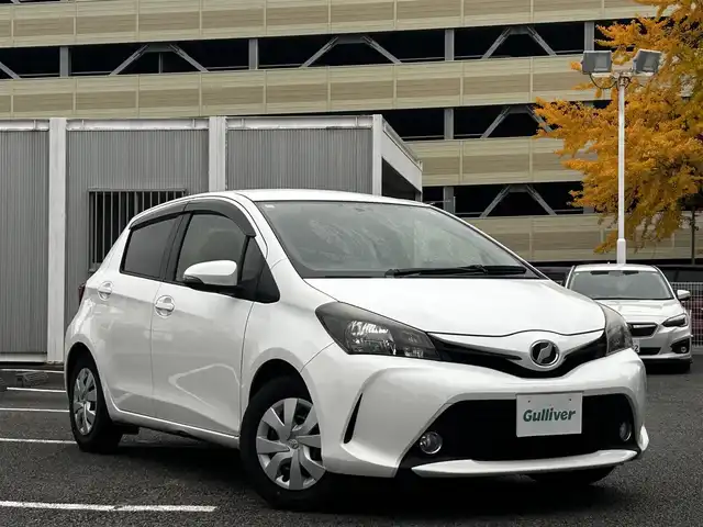 トヨタ ヴィッツ F 静岡県 2015(平27)年 12.5万km スーパーホワイトⅡ ユーザー買取車両/純正SDナビ（NSZN-W64T）/[AM/FM/TV/BT/CD]/アイドリンクストップ/リモコンキー/バックカメラ/ETC/横滑り防止装置/保証書/取扱説明書