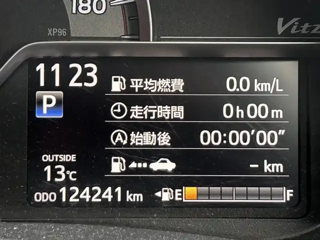 トヨタ ヴィッツ F 静岡県 2015(平27)年 12.5万km スーパーホワイトⅡ ユーザー買取車両/純正SDナビ（NSZN-W64T）/[AM/FM/TV/BT/CD]/アイドリンクストップ/リモコンキー/バックカメラ/ETC/横滑り防止装置/保証書/取扱説明書