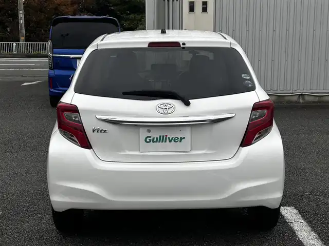 トヨタ ヴィッツ F 静岡県 2015(平27)年 12.5万km スーパーホワイトⅡ ユーザー買取車両/純正SDナビ（NSZN-W64T）/[AM/FM/TV/BT/CD]/アイドリンクストップ/リモコンキー/バックカメラ/ETC/横滑り防止装置/保証書/取扱説明書