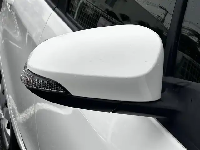 トヨタ ヴィッツ F 静岡県 2015(平27)年 12.5万km スーパーホワイトⅡ ユーザー買取車両/純正SDナビ（NSZN-W64T）/[AM/FM/TV/BT/CD]/アイドリンクストップ/リモコンキー/バックカメラ/ETC/横滑り防止装置/保証書/取扱説明書