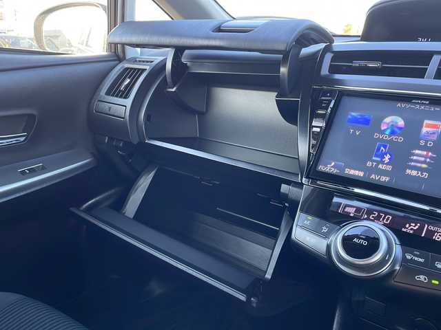 トヨタ プリウス α S 千葉県 2015(平27)年 3.5万km ホワイトパールクリスタルシャイン アルパイン９インチナビ/フルセグTV/Bluetooth/CD/DVD/HDMI/バックカメラ/前後コーナーセンサー/ビルトインETC/横滑り防止装置/盗難防止装置/オートライト/LEDフォグランプ/ALLオートウィンドウ/プッシュスタート/スマートキー/スペアキー１本/ウィンカーミラー/電動格納ミラー/純正フロアマット/純正ドアバイザー/保証書/取扱説明書