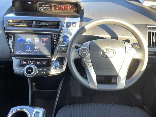 トヨタ プリウス α S 千葉県 2015(平27)年 3.5万km ホワイトパールクリスタルシャイン アルパイン９インチナビ/フルセグTV/Bluetooth/CD/DVD/HDMI/バックカメラ/前後コーナーセンサー/ビルトインETC/横滑り防止装置/盗難防止装置/オートライト/LEDフォグランプ/ALLオートウィンドウ/プッシュスタート/スマートキー/スペアキー１本/ウィンカーミラー/電動格納ミラー/純正フロアマット/純正ドアバイザー/保証書/取扱説明書