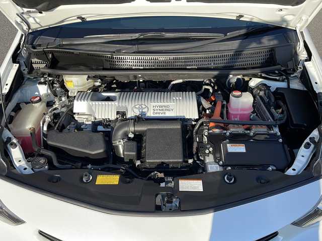 トヨタ プリウス α S 千葉県 2015(平27)年 3.5万km ホワイトパールクリスタルシャイン アルパイン９インチナビ/フルセグTV/Bluetooth/CD/DVD/HDMI/バックカメラ/前後コーナーセンサー/ビルトインETC/横滑り防止装置/盗難防止装置/オートライト/LEDフォグランプ/ALLオートウィンドウ/プッシュスタート/スマートキー/スペアキー１本/ウィンカーミラー/電動格納ミラー/純正フロアマット/純正ドアバイザー/保証書/取扱説明書