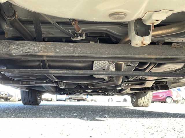 トヨタ プリウス α S 千葉県 2015(平27)年 3.5万km ホワイトパールクリスタルシャイン アルパイン９インチナビ/フルセグTV/Bluetooth/CD/DVD/HDMI/バックカメラ/前後コーナーセンサー/ビルトインETC/横滑り防止装置/盗難防止装置/オートライト/LEDフォグランプ/ALLオートウィンドウ/プッシュスタート/スマートキー/スペアキー１本/ウィンカーミラー/電動格納ミラー/純正フロアマット/純正ドアバイザー/保証書/取扱説明書