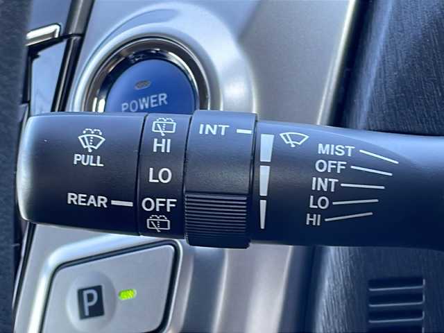 トヨタ プリウス α S 千葉県 2015(平27)年 3.5万km ホワイトパールクリスタルシャイン アルパイン９インチナビ/フルセグTV/Bluetooth/CD/DVD/HDMI/バックカメラ/前後コーナーセンサー/ビルトインETC/横滑り防止装置/盗難防止装置/オートライト/LEDフォグランプ/ALLオートウィンドウ/プッシュスタート/スマートキー/スペアキー１本/ウィンカーミラー/電動格納ミラー/純正フロアマット/純正ドアバイザー/保証書/取扱説明書