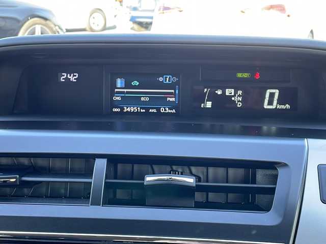 トヨタ プリウス α S 千葉県 2015(平27)年 3.5万km ホワイトパールクリスタルシャイン アルパイン９インチナビ/フルセグTV/Bluetooth/CD/DVD/HDMI/バックカメラ/前後コーナーセンサー/ビルトインETC/横滑り防止装置/盗難防止装置/オートライト/LEDフォグランプ/ALLオートウィンドウ/プッシュスタート/スマートキー/スペアキー１本/ウィンカーミラー/電動格納ミラー/純正フロアマット/純正ドアバイザー/保証書/取扱説明書