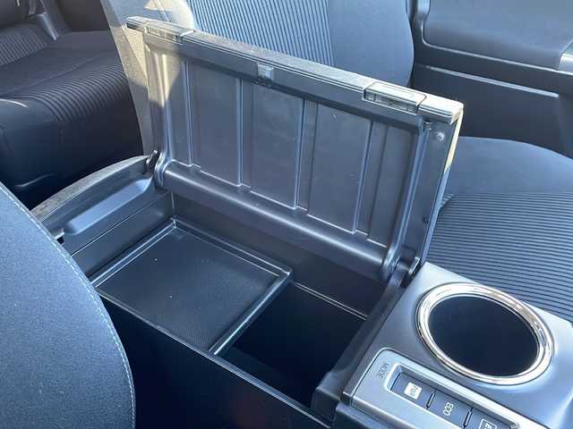 トヨタ プリウス α S 千葉県 2015(平27)年 3.5万km ホワイトパールクリスタルシャイン アルパイン９インチナビ/フルセグTV/Bluetooth/CD/DVD/HDMI/バックカメラ/前後コーナーセンサー/ビルトインETC/横滑り防止装置/盗難防止装置/オートライト/LEDフォグランプ/ALLオートウィンドウ/プッシュスタート/スマートキー/スペアキー１本/ウィンカーミラー/電動格納ミラー/純正フロアマット/純正ドアバイザー/保証書/取扱説明書