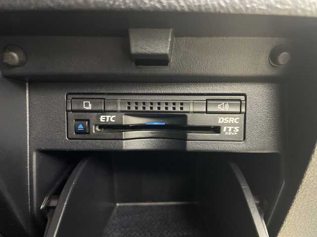 トヨタ ヴェルファイア ハイブリット 道央・札幌 2015(平27)年 5.1万km ホワイトパールクリスタルシャイン ・4WD/・JBLサウンドナビ/（CD DVD SD BT USB フルセグ）/・モデリスタエアロ（F S R）/・モデリスタマフラーカッター/・トヨタセーフティセンス/・純正フリップダウン/・両側パワースライドドア/・クルーズコントロール/・クリアランスソナー/・社外ワイヤレス充電/・パーキングアシスト/・LEDヘッドライト/・オートマチックハイビーム/・ハーフレザーシート