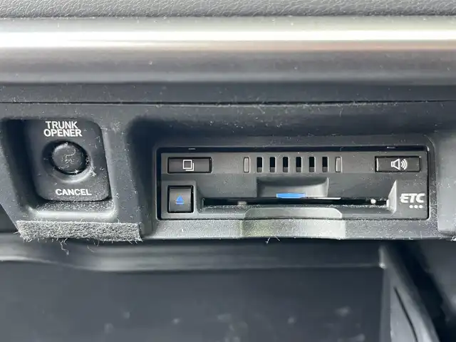 トヨタ クラウン ハイブリッド B 奈良県 2021(令3)年 3.7万km プレシャスホワイトパール 12.3インチナビ/（TV/BT/CD/DVD/AppleCarPlay/AndroidAuto)/レーダークルーズコントロール/バックカメラ/前後コーナーセンサー/衝突軽減システム/レーンキープアシスト/パワーバックドア/前席パワーシート/LEDヘッドライト/前後ドライブレコーダー/ETC/純正17インチAW/保証書/スペアキーX1