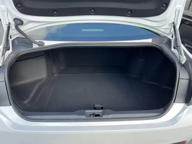 トヨタ クラウン ハイブリッド B 奈良県 2021(令3)年 3.7万km プレシャスホワイトパール 12.3インチナビ/（TV/BT/CD/DVD/AppleCarPlay/AndroidAuto)/レーダークルーズコントロール/バックカメラ/前後コーナーセンサー/衝突軽減システム/レーンキープアシスト/パワーバックドア/前席パワーシート/LEDヘッドライト/前後ドライブレコーダー/ETC/純正17インチAW/保証書/スペアキーX1