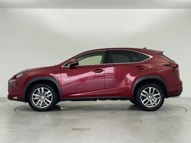 レクサス ＮＸ 200t バージョンL 群馬県 2015(平27)年 3.8万km レッドマイカクリスタルシャイン パノラミックビューモニター/ブラインドスポットモニター/＝＝＝＝＝/純正7インチナビ/・AM/FM/CD/DVD/SD/USB/AUX/Bluetooth/フルセグTV/本革シート（運転席ポジションメモリー/運転席・助手席ベンチレーション機能付）/三眼フルLEDヘッドランプ（ロー・ハイビーム）＆LEDフロントターンシグナルランプ/クルーズコントロール/パワーバックドア/4.2インチTFTカラーマルチインフォメーションディスプレイ/ステアリングヒーター