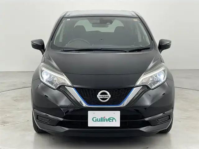 日産 ノート e－パワー X 福岡県 2017(平29)年 3.5万km スーパーブラック 社外ナビ（ＢＴ，フルセグＴＶ）　/バックカメラ　/ＥＴＣ　/衝突被害軽減ブレーキ　/レーンキープ　/横滑り防止装置　/社外１４インチアルミホイール　/エンジンスタートボタン　/純正フロアマット　/ＬＥＤヘッドライト
