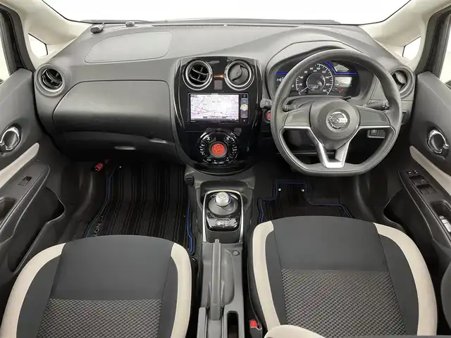 日産 ノート e－パワー X 福岡県 2017(平29)年 3.5万km スーパーブラック 社外ナビ（ＢＴ，フルセグＴＶ）　/バックカメラ　/ＥＴＣ　/衝突被害軽減ブレーキ　/レーンキープ　/横滑り防止装置　/社外１４インチアルミホイール　/エンジンスタートボタン　/純正フロアマット　/ＬＥＤヘッドライト