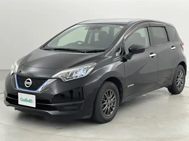 日産 ノート e－パワー X 福岡県 2017(平29)年 3.5万km スーパーブラック 社外ナビ（ＢＴ，フルセグＴＶ）　/バックカメラ　/ＥＴＣ　/衝突被害軽減ブレーキ　/レーンキープ　/横滑り防止装置　/社外１４インチアルミホイール　/エンジンスタートボタン　/純正フロアマット　/ＬＥＤヘッドライト