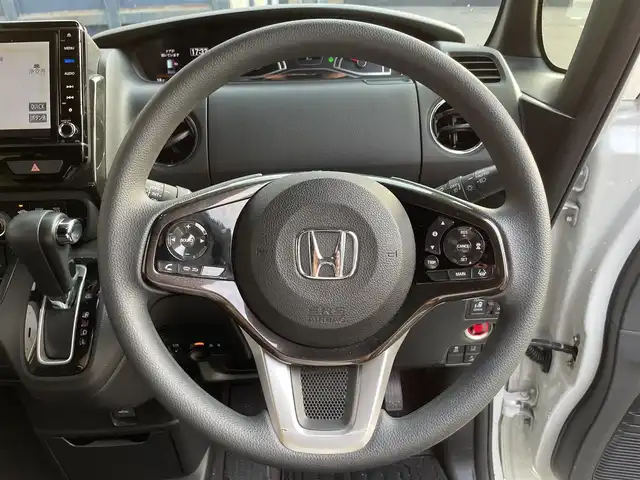 ホンダ Ｎ ＢＯＸ カスタム G L ホンダセンシング 滋賀県 2018(平30)年 8.3万km プラチナホワイトパール 禁煙車/純正8型ナビ【CD/DVD/SD/Bluetooth/フルセグ】/バックカメラ/ホンダセンシング/オートマチックハイビーム/レーダクルーズコントロール/レーンキープアシスト/両側パワースライドドア/ビルトインETC/ドライブレコーダー/LEDヘッドライト/コーナーセンサー/プッシュスタート/スマートキー/電動格納ミラー/横滑り防止装置