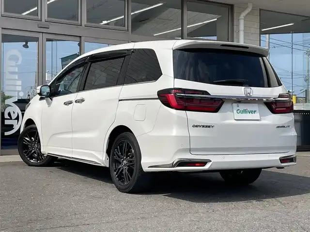 ホンダ オデッセイ アブソルート EX 青森県 2022(令4)年 3.3万km プラチナホワイトパール ４WD/純正ディーラーOPナビ(CD/DVD/BT/フルセグ)/15.6インチリア席モニター/両側パワースライドドア/ジェスチャーコントロールスライドドア/アダプティブクルーズコントロール/レーンキープアシスト/パーキングアシスト/クリアランスソナー/ブラインドスポットモニター/マルチビューモニター（フロント/バック/サイド/全周囲）/ビルトインETC2.0/アイドリングストップ/ECONモード/前席シートヒーター/ハーフレザーシート/革巻きステアリング/ステアリングリモコン/パドルシフト/プッシュスタート/スマートキー/LEDヘッドライト/オートライト/フォグランプ/純正フロアマット/ドアバイザー/18インチアルミホイール/社外AW付冬タイヤ積込/純正エンジンスターター/スペアキー