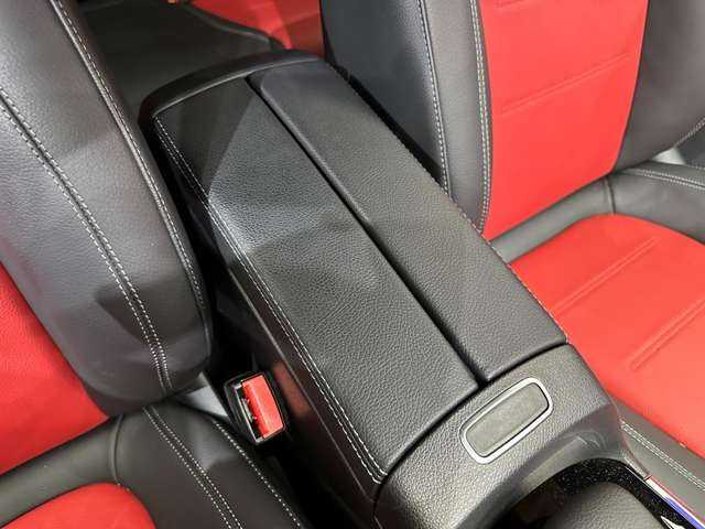 メルセデス・ベンツ Ｍ・ベンツ ＧＬＡ２００ｄ 4マチック AMGライン 千葉県 2023(令5)年 3.7万km デニムブルー ＡＭＧライン　/パノラマＳＲ　/アドバンスドＰＫＧ　/赤革　/ナビ　/ＴＶ　/３６０°ＨＵＤ　/シートヒーター　/電動リアゲート　/アンビエントライト　/ＬＥＤライト　/衝突軽減Ｂ　/ＢＳＭ　/ＬＫＡ　/ＥＴＣ/ドラレコ/禁煙車