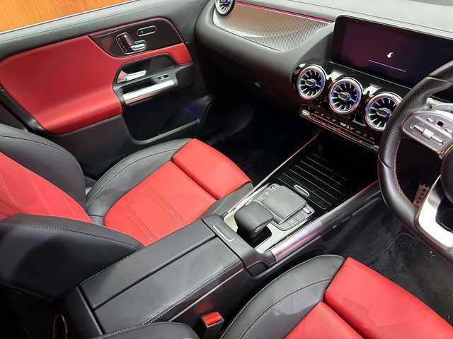 メルセデス・ベンツ Ｍ・ベンツ ＧＬＡ２００ｄ 4マチック AMGライン 千葉県 2023(令5)年 3.7万km デニムブルー ＡＭＧライン　/パノラマＳＲ　/アドバンスドＰＫＧ　/赤革　/ナビ　/ＴＶ　/３６０°ＨＵＤ　/シートヒーター　/電動リアゲート　/アンビエントライト　/ＬＥＤライト　/衝突軽減Ｂ　/ＢＳＭ　/ＬＫＡ　/ＥＴＣ/ドラレコ/禁煙車