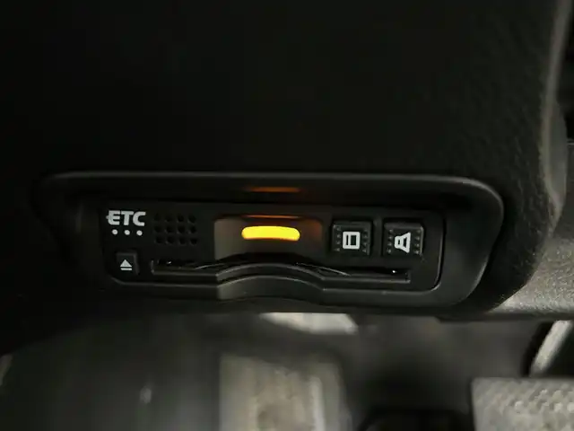ホンダ ヴェゼル ハイブリッド Z ホンダセンシング 熊本県 2018(平30)年 9.8万km プラチナホワイトパール 4WD/ホンダセンシング/プッシュスタート/純正ナビ/（CD・DVD・フルセグTV・BTオーディオ・SD）/バックカメラ/ビルトインETC/ドライブレコーダー/純正17インチAW/レーダークルーズ/パドルシフト/レザー調シートカバー/前席シートヒーター/LEDヘッドライト/オートライト/LEDフォグライト/横滑り防止装置/ウィンカーミラー/純正フロアマット/純正ドアバイザー/新車保証書/取扱説明書/スマートスペアキー×1本