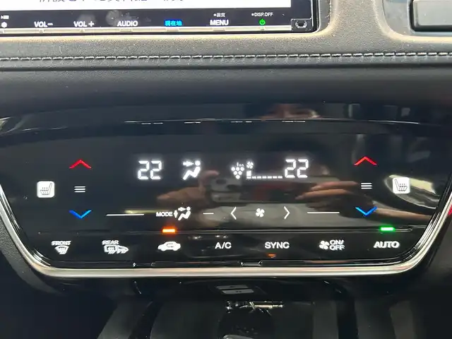 ホンダ ヴェゼル ハイブリッド Z ホンダセンシング 熊本県 2018(平30)年 9.8万km プラチナホワイトパール 4WD/ホンダセンシング/プッシュスタート/純正ナビ/（CD・DVD・フルセグTV・BTオーディオ・SD）/バックカメラ/ビルトインETC/ドライブレコーダー/純正17インチAW/レーダークルーズ/パドルシフト/レザー調シートカバー/前席シートヒーター/LEDヘッドライト/オートライト/LEDフォグライト/横滑り防止装置/ウィンカーミラー/純正フロアマット/純正ドアバイザー/新車保証書/取扱説明書/スマートスペアキー×1本