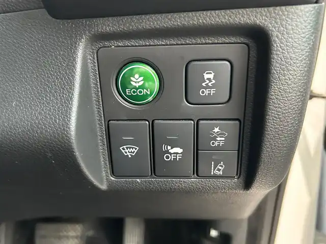 ホンダ ヴェゼル ハイブリッド Z ホンダセンシング 熊本県 2018(平30)年 9.8万km プラチナホワイトパール 4WD/ホンダセンシング/プッシュスタート/純正ナビ/（CD・DVD・フルセグTV・BTオーディオ・SD）/バックカメラ/ビルトインETC/ドライブレコーダー/純正17インチAW/レーダークルーズ/パドルシフト/レザー調シートカバー/前席シートヒーター/LEDヘッドライト/オートライト/LEDフォグライト/横滑り防止装置/ウィンカーミラー/純正フロアマット/純正ドアバイザー/新車保証書/取扱説明書/スマートスペアキー×1本