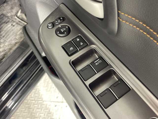 ホンダ フリード クロスター ホンダセンシング 神奈川県 2021(令3)年 2.3万km クリスタルブラックパール ホンダセンシング/社外ナビ/・BT/フルセグTV/CD/DVD/SD/AM/FM/バックカメラ/ハーフレザーシート/両側電動スライドドア/ビルトインETC/アイドリングストップ機能/ヘッドライトレベライザー/革巻きステアリング/ステアリングスイッチ/Autoライト/シートリフター/スマートキー/プッシュスタートボタン/電動格納ミラー/ウィンカーミラー/LEDヘッドライト/フォグランプ/ルーフレール/純正アルミホイール/社外フロアマット