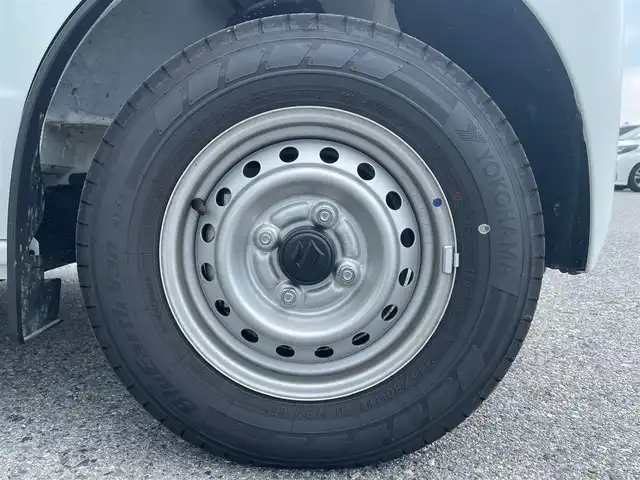 スズキ エブリイ PA 滋賀県 2024(令6)年 0.1万km スペリアホワイト 純正オーディオ/（AM/FM）/両側スライドドア/プリクラッシュブレーキアシスト/横滑り防止装置/レーンキープアシスト/コーナーセンサー/アイドリングストップ/ヘッドライトレベリング/オートライト/オートマチックハイビーム/ハロゲンヘッドライト/シガーソケット/純正フロアマット/後席フルフラットシート/マニュアルエアコン/マニュアルウインドウ/パワーステアリング