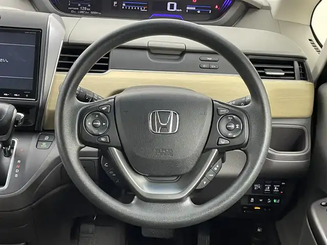 ホンダ フリード G ホンダセンシング 埼玉県 2016(平28)年 2万km シトロンドロップ 純正９インチナビ　/ フルセグ Bluetooth HDMI/バックカメラ　/ホンダセンシング　/アダクティブクルーズコントロール/レーンキープアシスト/両側パワースライドドア/ビルトインETC　/ドライブレコーダー/スマートキー　/プッシュスタート