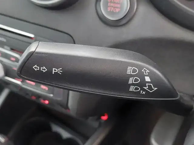 アウディ Ａ１ SB 1．0TFSI 東京都 2015(平27)年 2.2万km キャンディホワイト 純正ＨＤＤナビ/フルセグＴＶ/障害物センサー/ＨＩＤライト/ＥＴＣ/純正アルミホイール/横滑り防止装置