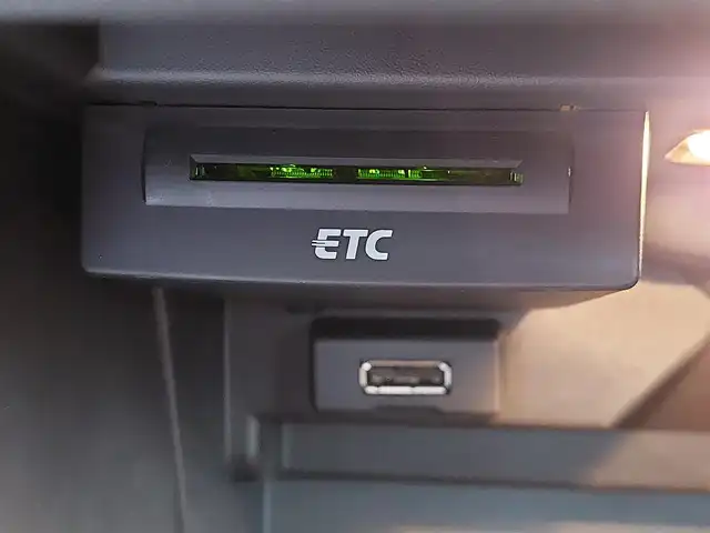 アウディ Ａ１ SB 1．0TFSI 東京都 2015(平27)年 2.2万km キャンディホワイト 純正ＨＤＤナビ/フルセグＴＶ/障害物センサー/ＨＩＤライト/ＥＴＣ/純正アルミホイール/横滑り防止装置