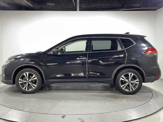 日産 エクストレイル 20X 広島県 2018(平30)年 4.9万km ダイヤモンドブラック 純正ナビ　/アラウンドビューモニター/デジタルインナーミラー/リモコンオートバックドア　/レーンキープアシスト　/衝突軽減ブレーキ　/コーナーセンサー　/ＬＥＤヘッドランプ　/オートハイビーム　/オートライト/ＥＴＣ　/ドライブレコーダー　/純正18インチアルミホイール(225/60/R18)/エアバック（運転席/助手席）
