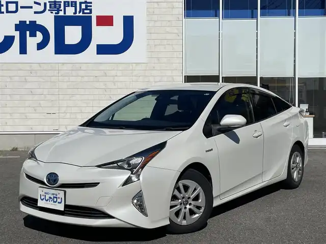 トヨタ プリウス S 佐賀県 2016(平28)年 14.4万km ホワイトパールクリスタルシャイン こちらは現金またはオートローンご利用時の価格です/自社ローンご希望の方は別途その旨お申付け下さい/禁煙車　/衝突軽減ブレーキ　　/ＬＥＤ　/純正ナビ ワンセグＴＶ　　/ＢＴオーディオ ＣＤ　/バックカメラ　/ビルトインＥＴＣ
