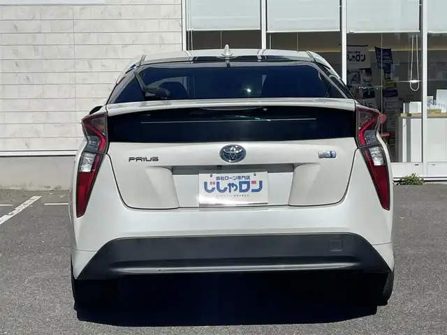 トヨタ プリウス S 佐賀県 2016(平28)年 14.4万km ホワイトパールクリスタルシャイン こちらは現金またはオートローンご利用時の価格です/自社ローンご希望の方は別途その旨お申付け下さい/禁煙車　/衝突軽減ブレーキ　　/ＬＥＤ　/純正ナビ ワンセグＴＶ　　/ＢＴオーディオ ＣＤ　/バックカメラ　/ビルトインＥＴＣ