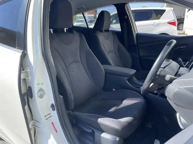 トヨタ プリウス S 佐賀県 2016(平28)年 14.4万km ホワイトパールクリスタルシャイン こちらは現金またはオートローンご利用時の価格です/自社ローンご希望の方は別途その旨お申付け下さい/禁煙車　/衝突軽減ブレーキ　　/ＬＥＤ　/純正ナビ ワンセグＴＶ　　/ＢＴオーディオ ＣＤ　/バックカメラ　/ビルトインＥＴＣ