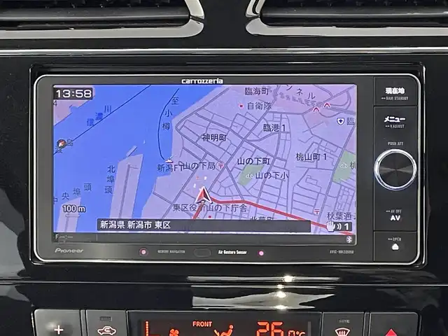 日産 セレナ ハイウェイスター 道央・札幌 2014(平26)年 6.7万km ブリリアントホワイトパール ・４WD/・社外メモリーナビ（AVIC-MRZ099W）/　CD/DVD/SD/BT/フルセグTV/・バックカメラ/・10.2V 型ワイドVGAフリップダウンモニター（TVM-FW1010）/・エンジンスターター/・衝突被害軽減ブレーキ/・レーンキープアシスト/・横滑り防止装置/・クルーズコントロール/・ECO MODE/・アイドリングストップ/・両側パワースライドドア/・オートライト/・キセノンヘッドライト/・フロントフォグランプ/・ドアミラーウィンカー/・ドアバイザー/・シートバックテーブル/・２列目格納式サンシェード/・純正フロアマット/・純正１５インチAW（現着夏タイヤ）/・積込純正１５インチAW（冬195/65R15 残8mm）/・プッシュスタート/・スマートキー/・スペアキー
