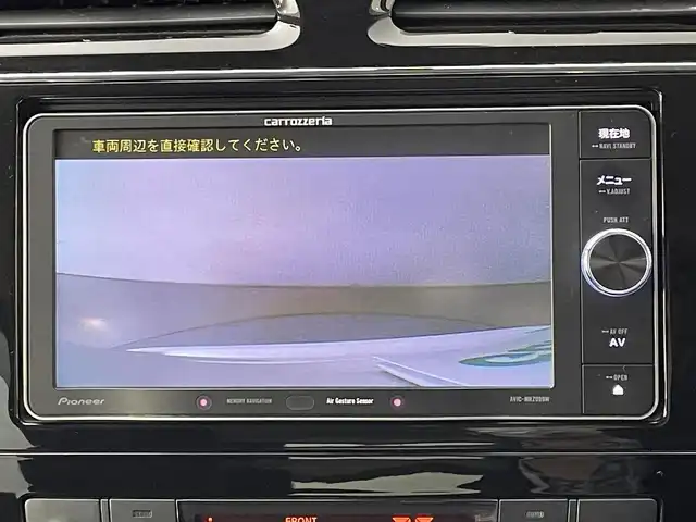 日産 セレナ ハイウェイスター 道央・札幌 2014(平26)年 6.7万km ブリリアントホワイトパール ・４WD/・社外メモリーナビ（AVIC-MRZ099W）/　CD/DVD/SD/BT/フルセグTV/・バックカメラ/・10.2V 型ワイドVGAフリップダウンモニター（TVM-FW1010）/・エンジンスターター/・衝突被害軽減ブレーキ/・レーンキープアシスト/・横滑り防止装置/・クルーズコントロール/・ECO MODE/・アイドリングストップ/・両側パワースライドドア/・オートライト/・キセノンヘッドライト/・フロントフォグランプ/・ドアミラーウィンカー/・ドアバイザー/・シートバックテーブル/・２列目格納式サンシェード/・純正フロアマット/・純正１５インチAW（現着夏タイヤ）/・積込純正１５インチAW（冬195/65R15 残8mm）/・プッシュスタート/・スマートキー/・スペアキー