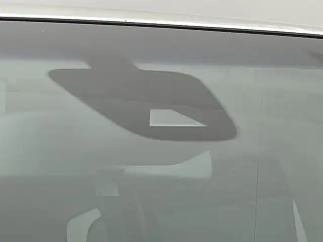 日産 セレナ ハイウェイスター 道央・札幌 2014(平26)年 6.7万km ブリリアントホワイトパール ・４WD/・社外メモリーナビ（AVIC-MRZ099W）/　CD/DVD/SD/BT/フルセグTV/・バックカメラ/・10.2V 型ワイドVGAフリップダウンモニター（TVM-FW1010）/・エンジンスターター/・衝突被害軽減ブレーキ/・レーンキープアシスト/・横滑り防止装置/・クルーズコントロール/・ECO MODE/・アイドリングストップ/・両側パワースライドドア/・オートライト/・キセノンヘッドライト/・フロントフォグランプ/・ドアミラーウィンカー/・ドアバイザー/・シートバックテーブル/・２列目格納式サンシェード/・純正フロアマット/・純正１５インチAW（現着夏タイヤ）/・積込純正１５インチAW（冬195/65R15 残8mm）/・プッシュスタート/・スマートキー/・スペアキー