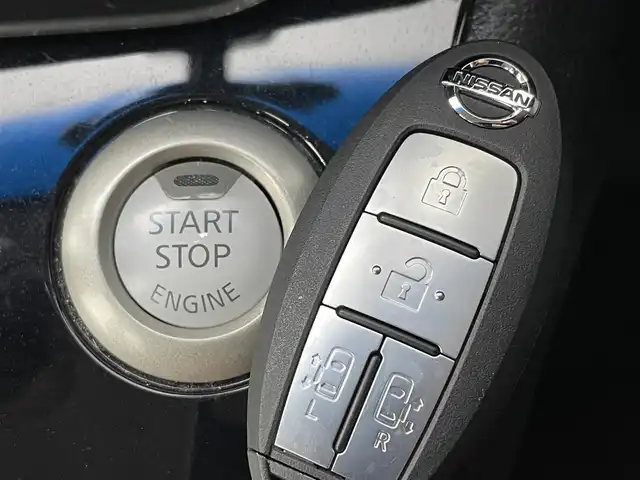 日産 セレナ ハイウェイスター 道央・札幌 2014(平26)年 6.7万km ブリリアントホワイトパール ・４WD/・社外メモリーナビ（AVIC-MRZ099W）/　CD/DVD/SD/BT/フルセグTV/・バックカメラ/・10.2V 型ワイドVGAフリップダウンモニター（TVM-FW1010）/・エンジンスターター/・衝突被害軽減ブレーキ/・レーンキープアシスト/・横滑り防止装置/・クルーズコントロール/・ECO MODE/・アイドリングストップ/・両側パワースライドドア/・オートライト/・キセノンヘッドライト/・フロントフォグランプ/・ドアミラーウィンカー/・ドアバイザー/・シートバックテーブル/・２列目格納式サンシェード/・純正フロアマット/・純正１５インチAW（現着夏タイヤ）/・積込純正１５インチAW（冬195/65R15 残8mm）/・プッシュスタート/・スマートキー/・スペアキー